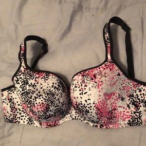 40DD molded cup bra